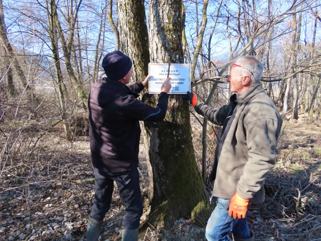Anbringung hinweistafeln nsg bleistätter moor 220322